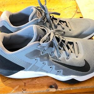 Nike grey trainers M11
